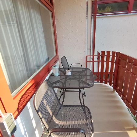 Studio 20Qm Mit Balkon Und Innenpool - 22010 슈룩흐제 외부 사진