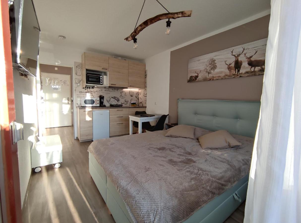 Studio 20Qm Mit Balkon Und Innenpool - 22010 슈룩흐제 외부 사진